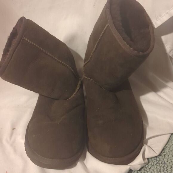 UGG  Brown suede shearing Boots sz 6 - Picture 1 of 7